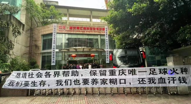 在当天的活动现场，任宁也将其分享给延安大学的同学，鼓励他们敢于树立志向、追求梦想